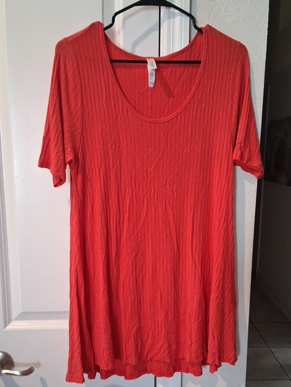 F: Women’s Scoop Neck Short Sleeve Tunic - Coral
